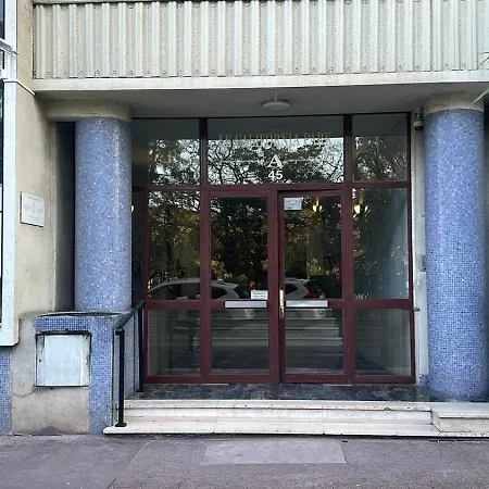 Promenade Des Проживание в семье